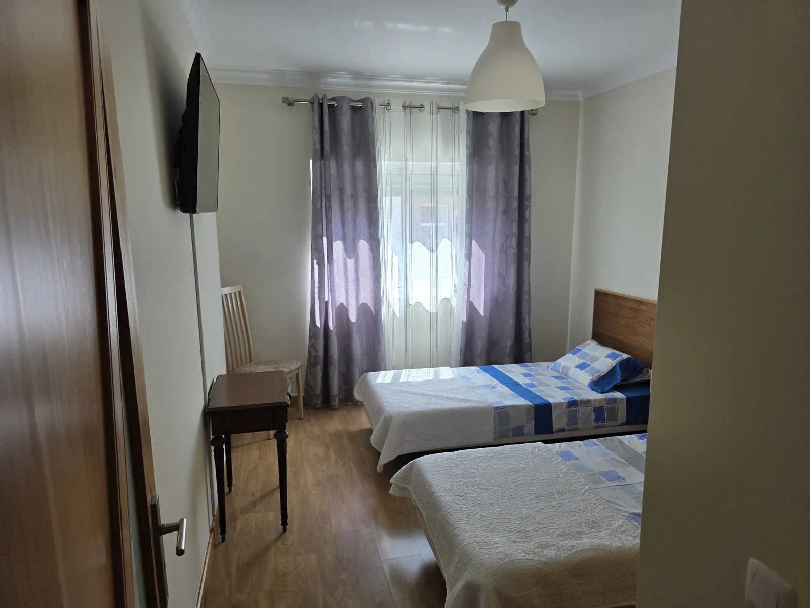 Quarto com duas camas